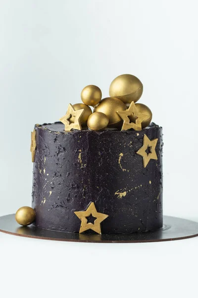 Luxe Taart Met Donkerblauwe Roomkaas Glazuur Versierd Met Gouden Chocoladesterren — Stockfoto