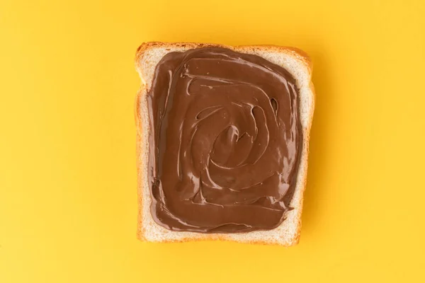 토스트 초콜릿 개미핥기가 배경에 컨셉이야 공짜로 복사할 수있는 음식을 흉내낸다 — 스톡 사진