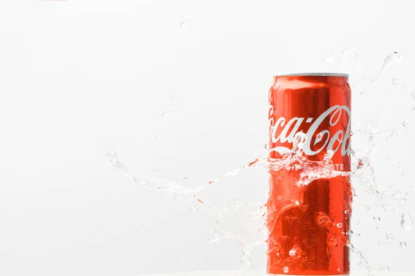 Kyiv Ukraine Mei Close Shot Van Water Spetteren Klassieke Coca — Stockfoto