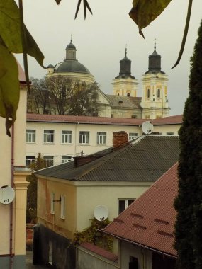 Eski şehrin tarihi kısmı. Dönüşüm Katedrali. Büyük kilise.          