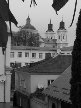 Eski şehrin tarihi kısmı. Dönüşüm Katedrali. Büyük kilise.          