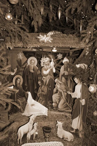 修道院でのクリスマスのネイティブシーン — ストック写真