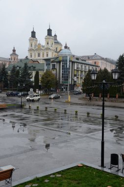 Eski şehrin tarihi kısmı. Dönüşüm Katedrali. Büyük kilise. 