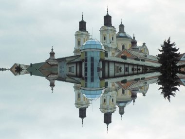 Eski şehrin tarihi kısmı. Dönüşüm Katedrali. Büyük kilise.           