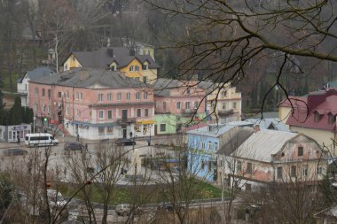 Eski kasabanın küçük bir caddesi. Eski şehrin tarihi kısmı.