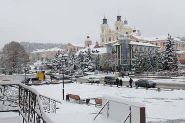 Eski şehrin tarihi kısmı. Dönüşüm Katedrali. Büyük kilise.