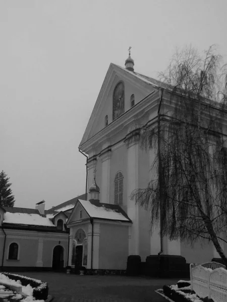 Монашеское Здание Богоявленского Монастыря — стоковое фото