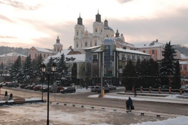 Eski şehrin tarihi kısmı. Dönüşüm Katedrali. Büyük kilise.