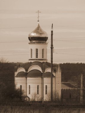 Cadde 'nin dışındaki kilise. Vaftizci Yahya Kilisesi.          