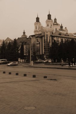 Eski şehrin tarihi kısmı. Dönüşüm Katedrali. Büyük kilise.