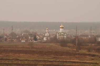 Cadde 'nin dışındaki kilise. Vaftizci Yahya Kilisesi.