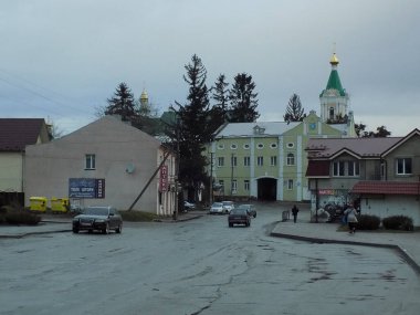 Eski şehrin tarihi kısmı. Epifani Manastırı 'nı inşa eden manastır. Büyük eski ortodoks kilisesi.         