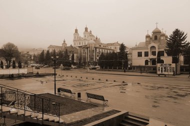 Eski şehrin tarihi kısmı. Dönüşüm Katedrali. Büyük kilise.