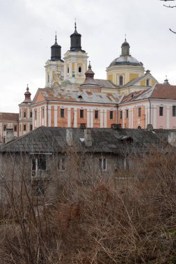 Eski şehrin tarihi kısmı. Dönüşüm Katedrali. Büyük kilise.