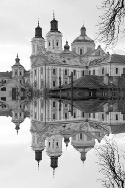 Eski şehrin tarihi kısmı. Dönüşüm Katedrali. Büyük kilise.