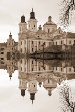 Eski şehrin tarihi kısmı. Dönüşüm Katedrali. Büyük kilise.