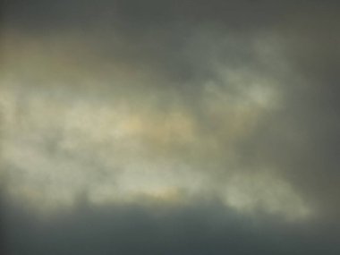 Sonbahar bulutlu gökyüzü, genel görünüm