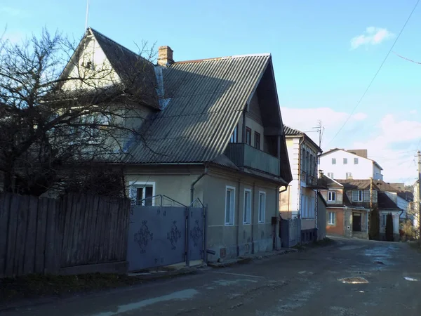 ウクライナの村の木造住宅 村の郊外に 街の外 — ストック写真