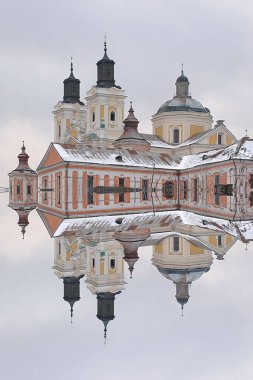 Eski şehrin tarihi kısmı. Dönüşüm Katedrali. Büyük kilise.