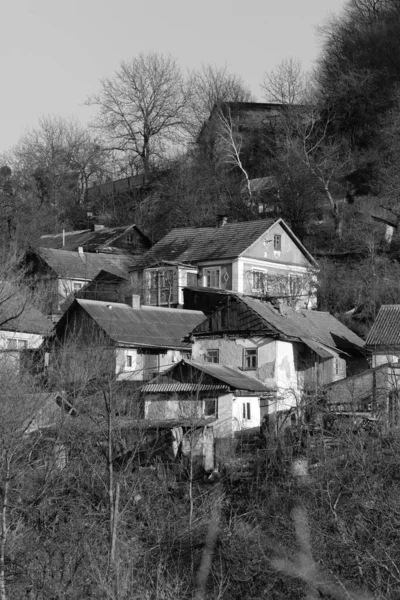 Bosque Invierno Casa Madera Pueblo Ucraniano Las Afueras Aldea —  Fotos de Stock