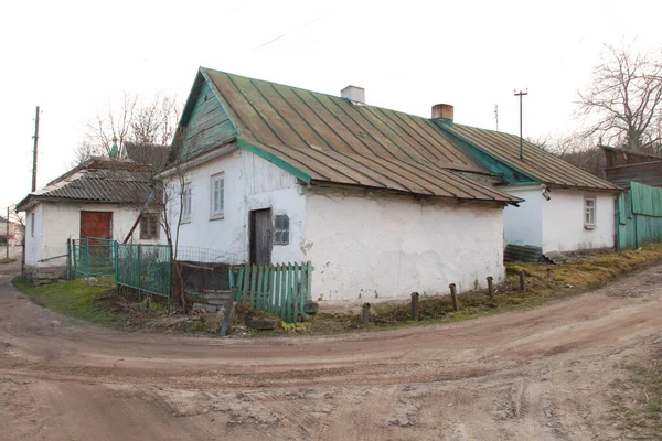 Χειμερινό Δάσος Ξύλινο Σπίτι Στο Ουκρανικό Χωριό Στα Περίχωρα Του — Φωτογραφία Αρχείου