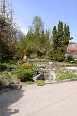  Eski park, köprü ve merdivenler