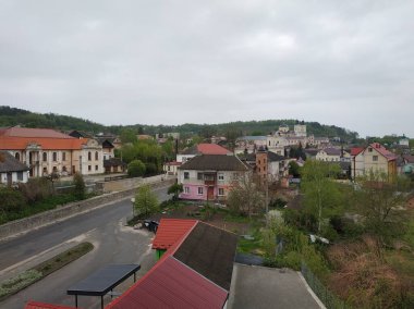 Eski şehrin tarihi kısmı. Eski kasaba, merkez cadde. Dönüşüm Katedrali. St. Stanislaus Katolik Kilisesi. Nicholas Katedrali (Fransisken Manastırı). Eski büyük kilise.
