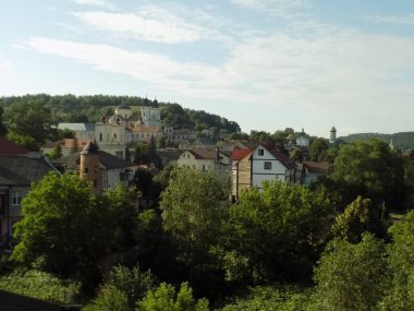 Eski şehrin tarihi kısmı. Eski kasaba, merkez cadde. Dönüşüm Katedrali. St. Stanislaus Katolik Kilisesi. Nicholas Katedrali (Fransisken Manastırı). Eski büyük kilise.          