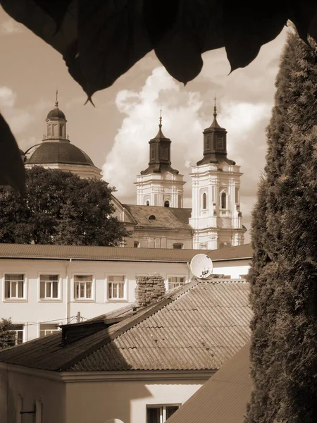 Eski şehrin tarihi kısmı. Dönüşüm Katedrali. Büyük kilise.