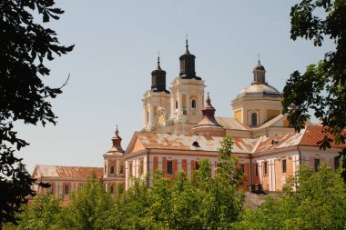 Eski şehrin tarihi kısmı. Dönüşüm Katedrali. Büyük kilise.