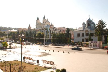Eski şehrin tarihi kısmı. Dönüşüm Katedrali. Büyük kilise.  