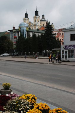 Eski şehrin tarihi kısmı. Dönüşüm Katedrali. Büyük kilise.  