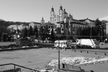 Eski şehrin tarihi kısmı. Dönüşüm Katedrali. Büyük kilise.  