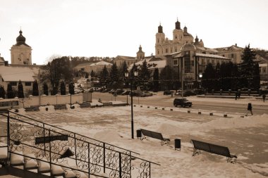 Eski şehrin tarihi kısmı. Dönüşüm Katedrali. Büyük kilise. Aziz Niklas Katedrali (Fransisken Manastırı). Eski büyük kilise.