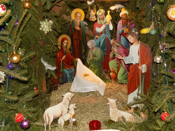 Manastırda Noel doğumu sahnesi        