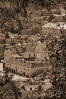 Eski şehrin tarihi kısmı. St. Nicholas Katedrali. Fransisken Manastırı.
