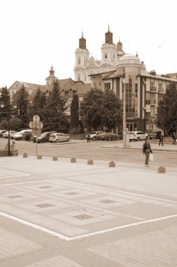 Eski şehrin tarihi kısmı. Dönüşüm Katedrali. Büyük kilise.  