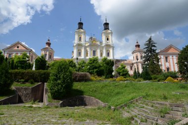 Şekil Değiştirme Katedrali