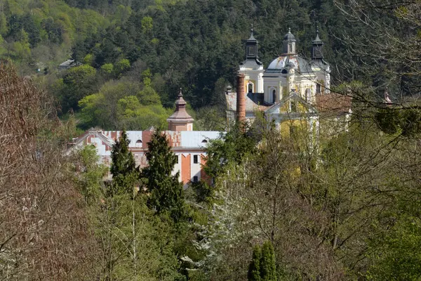 Şekil Değiştirme Katedrali