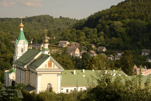 Manastır Epifani Manastırı. Harika bir kilise.