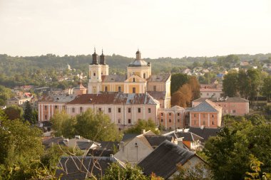 Eski şehrin tarihi kısmı. Dönüşüm Katedrali. Büyük kilise.