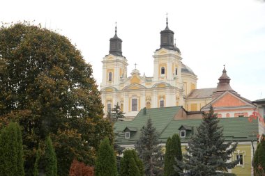 Şekil Değiştirme Katedrali