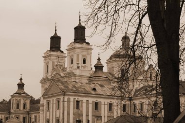 Şekil Değiştirme Katedrali