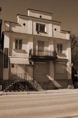 Eski kasabanın küçük bir caddesi. Eski şehrin tarihi kısmı. Eski kasabanın tarihi merkezi. Eski, yerleşim yeri, köy evi. Eski kasabanın kenar mahalleleri.