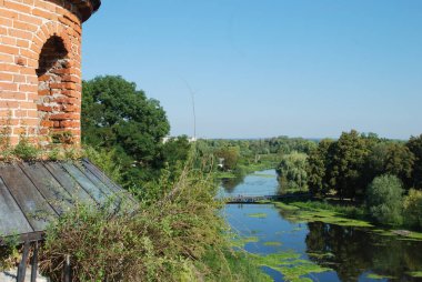 Nehrin üzerindeki kale