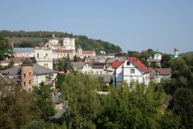 Eski şehrin tarihi kısmı. Eski kasaba, merkez cadde. Dönüşüm Katedrali. St. Stanislaus Katolik Kilisesi. Nicholas Katedrali (Fransisken Manastırı). Eski büyük kilise.