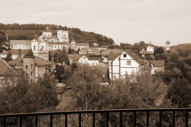 Eski şehrin tarihi kısmı. Eski kasaba, merkez cadde. Dönüşüm Katedrali. St. Stanislaus Katolik Kilisesi. Nicholas Katedrali (Fransisken Manastırı). Eski büyük kilise.