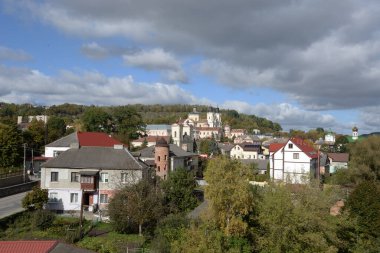 Eski şehrin tarihi kısmı. Eski kasaba, merkez cadde. Dönüşüm Katedrali. St. Stanislaus Katolik Kilisesi. Nicholas Katedrali (Fransisken Manastırı). Eski büyük kilise.