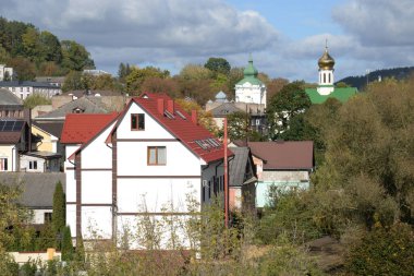 Eski şehrin tarihi kısmı. Eski kasaba binaları. St. Nicholas Katedrali (Fransisken Manastırı). Eski büyük kilise. 