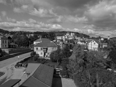 Eski şehrin tarihi kısmı. Eski kasaba, merkez cadde. Dönüşüm Katedrali. St. Stanislaus Katolik Kilisesi. Nicholas Katedrali (Fransisken Manastırı). Eski büyük kilise.